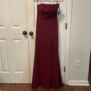 NWT Formal Dress, Asymmetrical strapless neckline, 6, Maroon/Burgandy